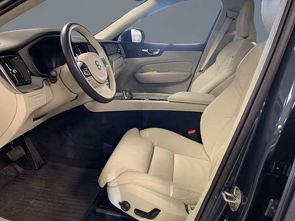 Volvo XC60 6 of 16