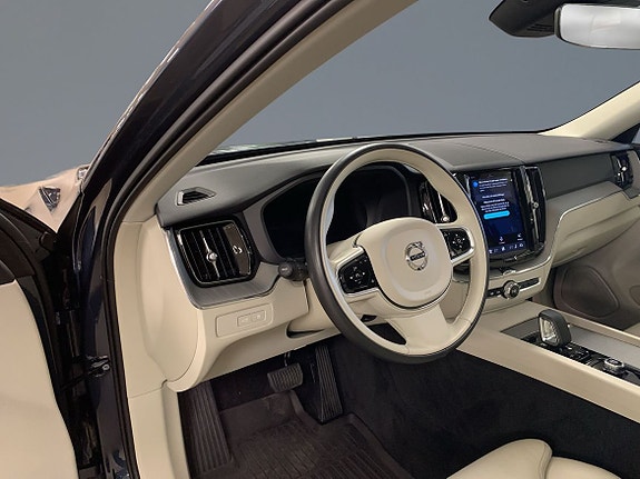 Volvo XC60 5 of 16