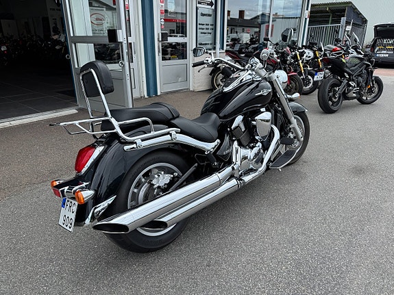 Suzuki VLR 1800 Intruder 3 of 7