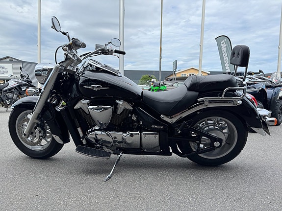 Suzuki VLR 1800 Intruder 4 of 7