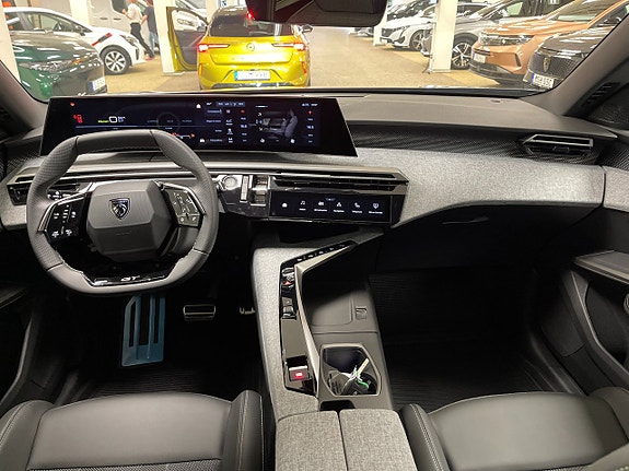 Peugeot 5008 3 of 5