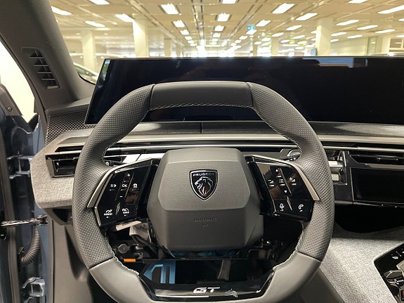 Peugeot 5008 10 of 17