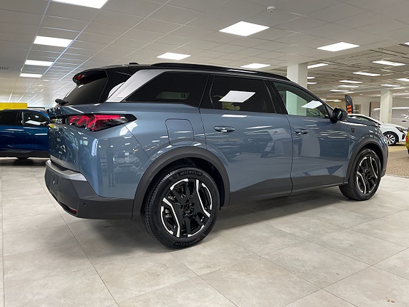 Peugeot 5008 2 of 5