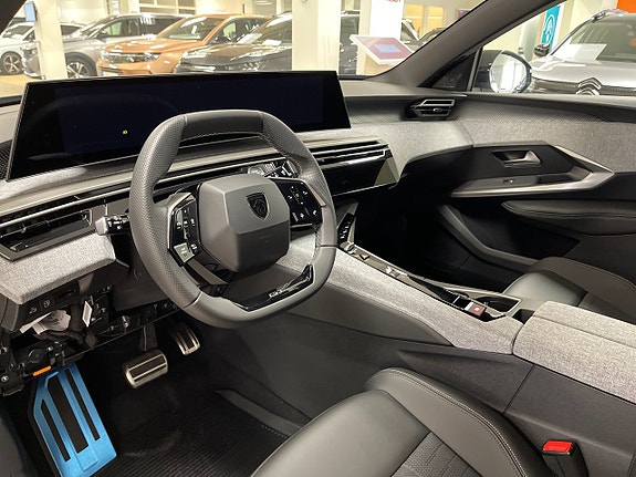 Peugeot 5008 5 of 5