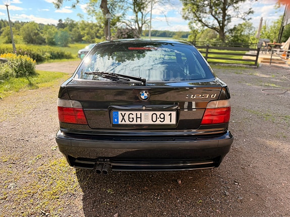BMW 323Ti 5 of 5