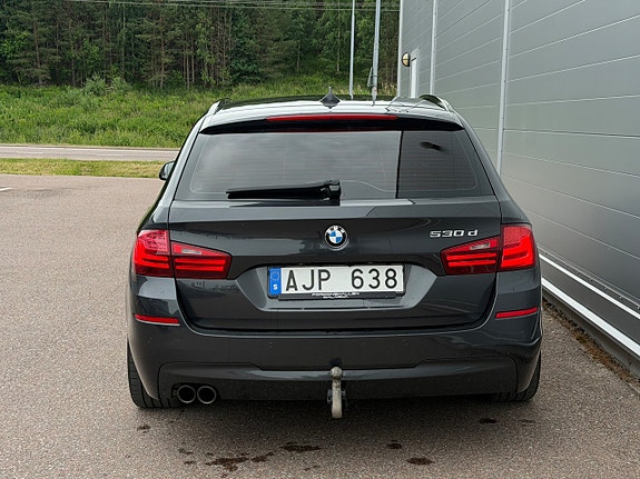 BMW 530d 4 of 5