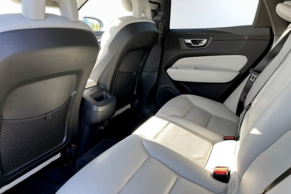 Volvo XC60 15 of 18