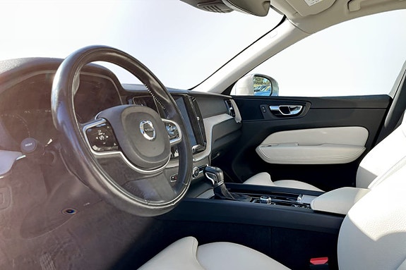 Volvo XC60 10 of 18