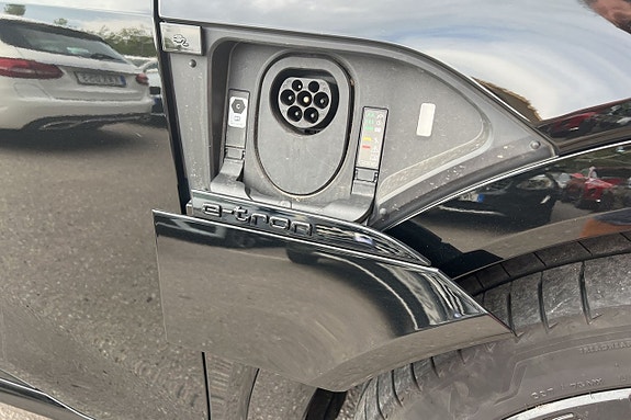Audi Q8 10 of 30