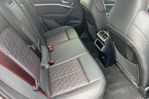Audi Q8 12 of 30