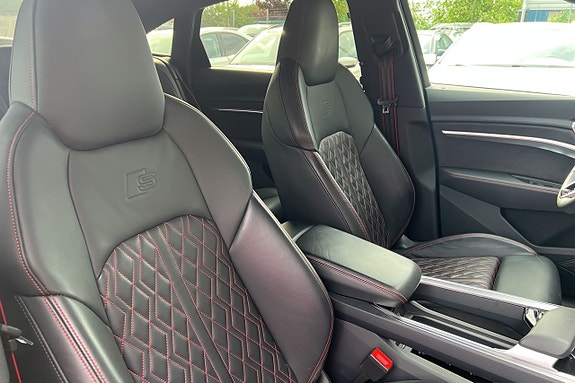 Audi Q8 14 of 30
