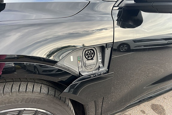 Audi Q8 11 of 30