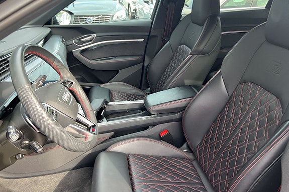 Audi Q8 18 of 30