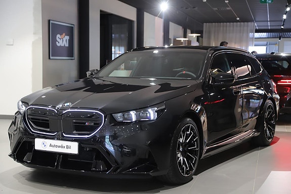 BMW M5 2 of 5