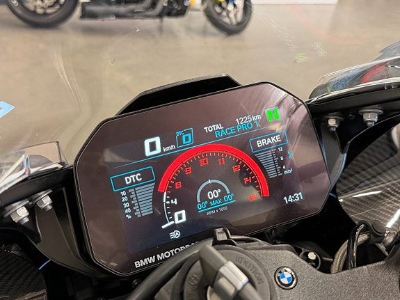BMW Motorrad S 1000 RR Dynamic M Package Akrapovic / SE SPEC 6 of 17