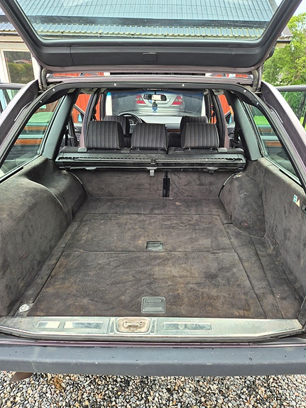 Mercedes-Benz 220 TE 8 of 9