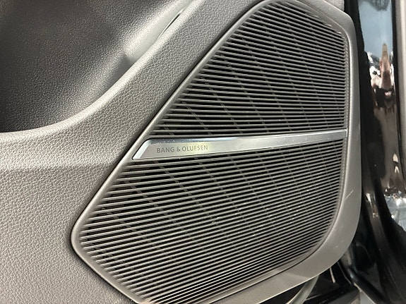 Audi RS Q8 20 of 30