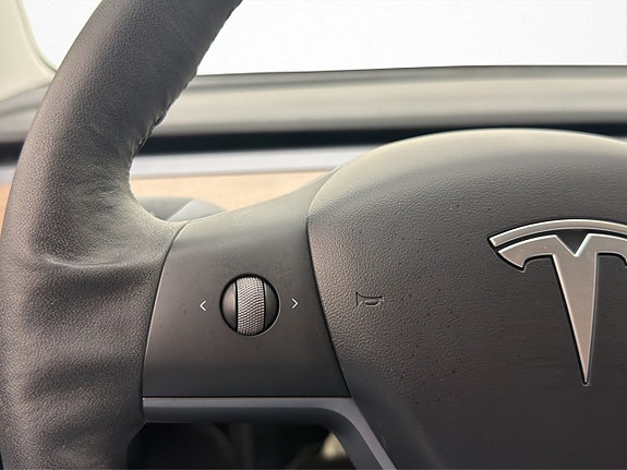 Tesla Model 3 18 of 30