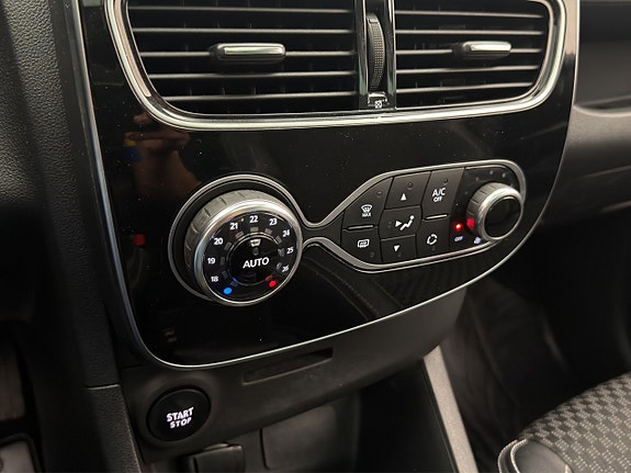 Renault Clio 24 of 27