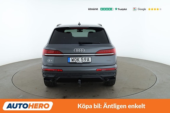 Audi Q7 4 of 5