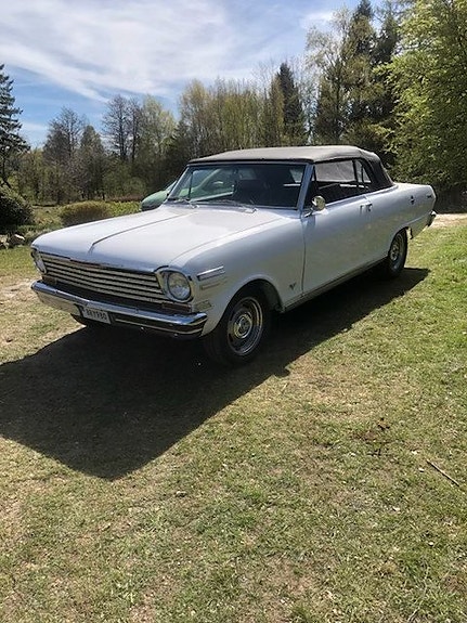 Chevrolet Nova 8 of 16
