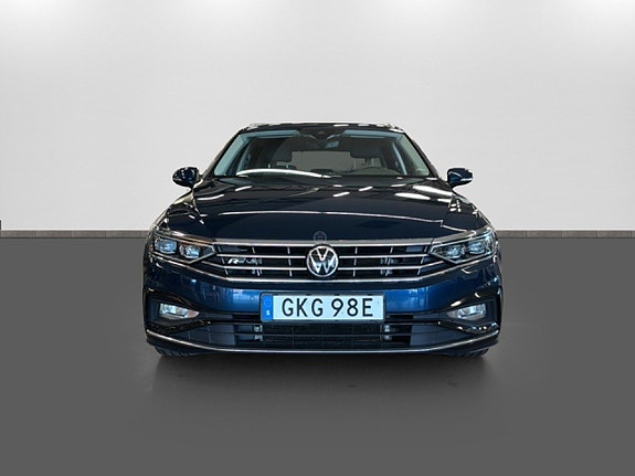 Volkswagen Passat 2 of 5