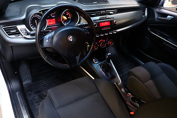 Alfa Romeo Giulietta 10 of 23