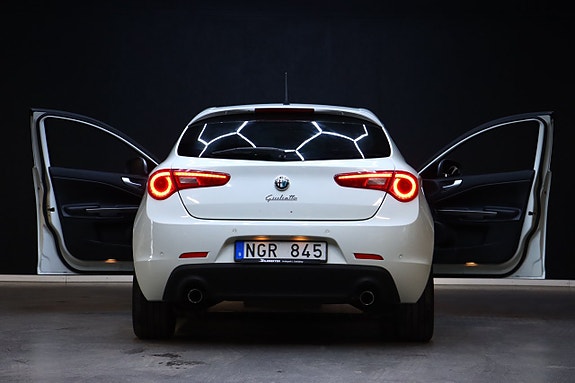 Alfa Romeo Giulietta 7 of 23