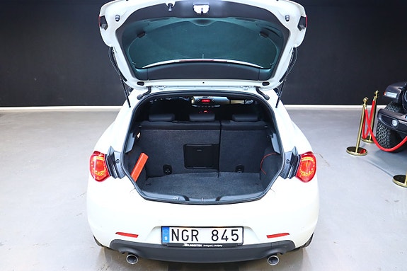Alfa Romeo Giulietta 8 of 23