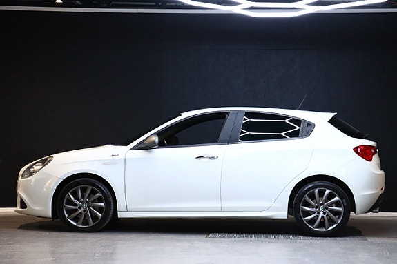 Alfa Romeo Giulietta 5 of 23