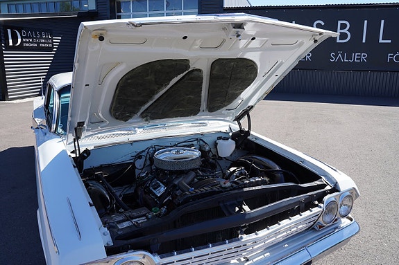 Chevrolet Impala 21 of 27