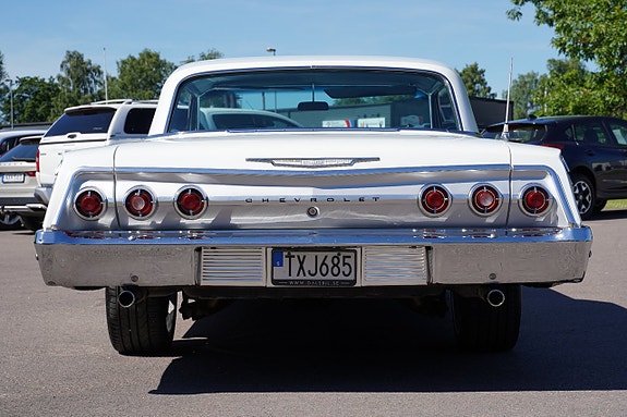 Chevrolet Impala 4 of 5