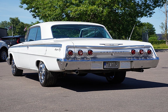 Chevrolet Impala 26 of 27