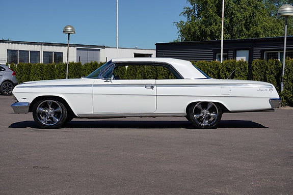 Chevrolet Impala 8 of 27
