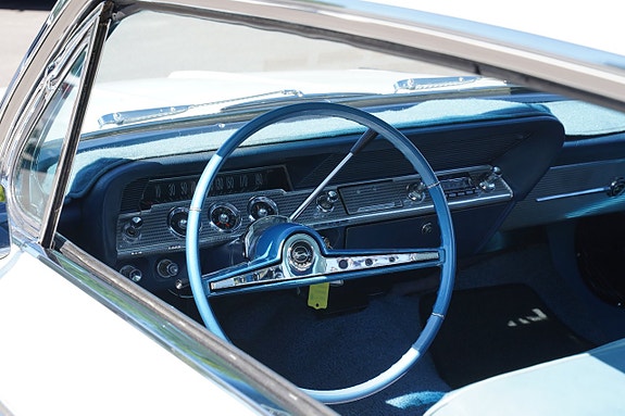 Chevrolet Impala 7 of 27