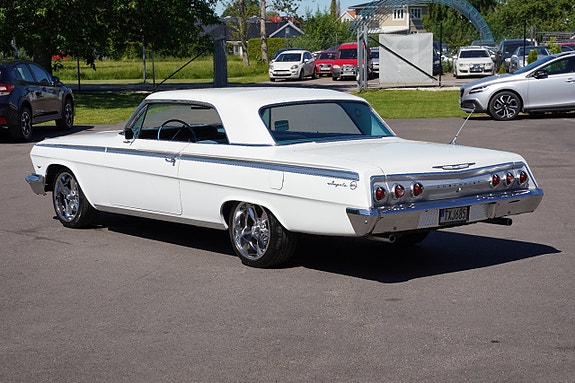 Chevrolet Impala 6 of 27