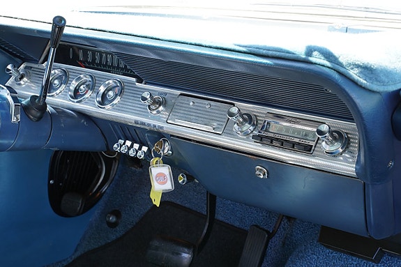 Chevrolet Impala 19 of 27