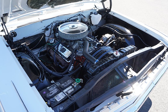 Chevrolet Impala 22 of 27