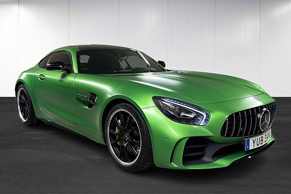 Mercedes-Benz AMG GT Coupe 2 of 5