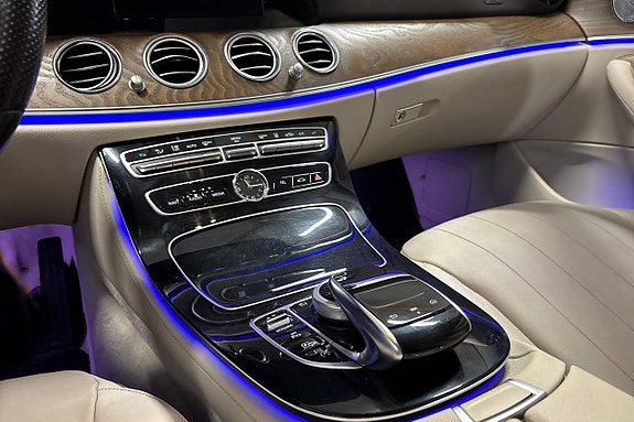 Mercedes-Benz E220 18 of 23