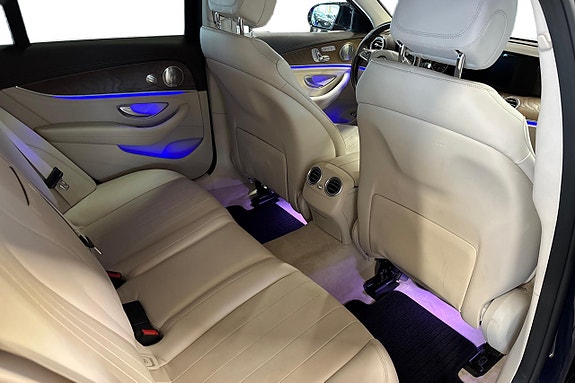 Mercedes-Benz E220 19 of 23