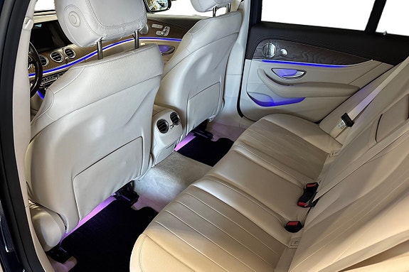 Mercedes-Benz E220 20 of 23