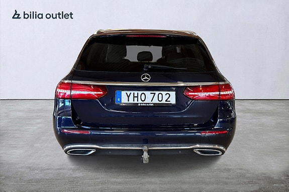 Mercedes-Benz E220 7 of 23