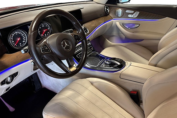 Mercedes-Benz E220 12 of 23