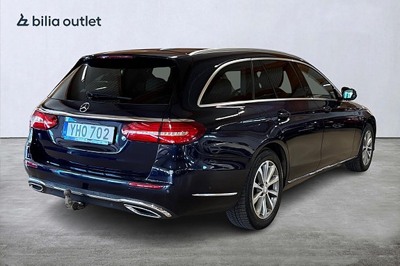 Mercedes-Benz E220 8 of 23