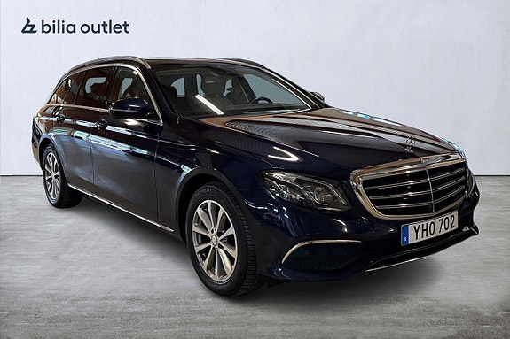 Mercedes-Benz E220 4 of 5