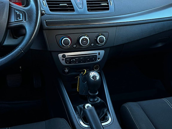 Renault Megane 14 of 15