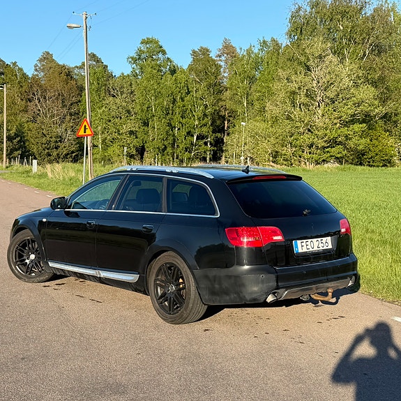 Audi A6 allroad 2 of 5