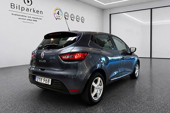 Renault Clio 2 of 5