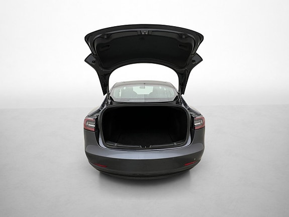 Tesla Model 3 9 of 30